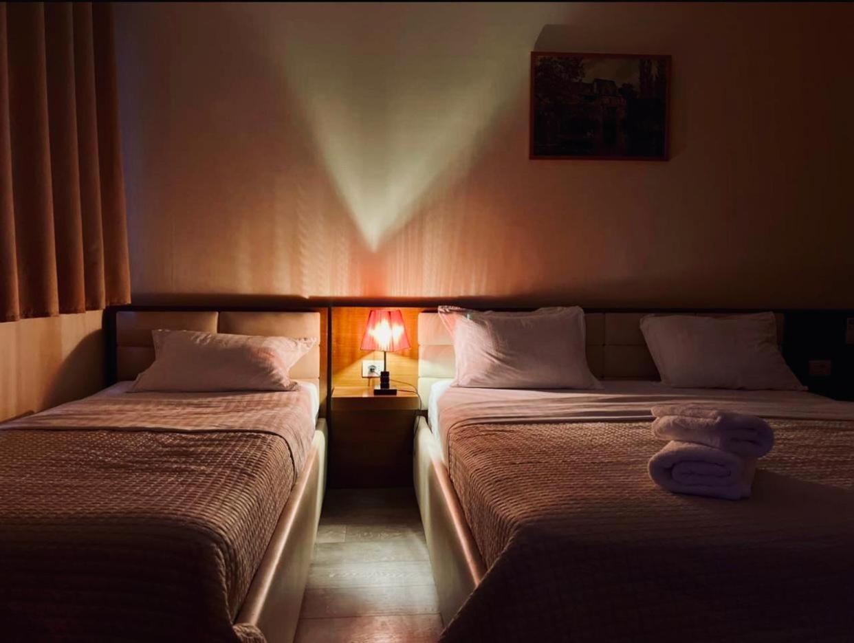 Bobi Hotel Shkodër エクステリア 写真