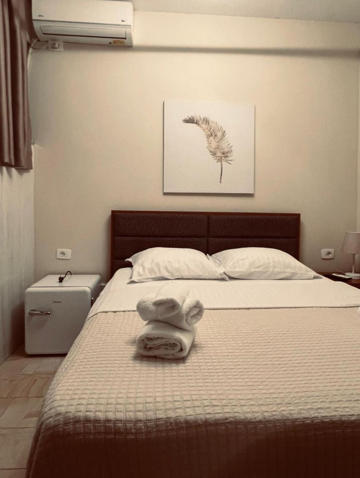Bobi Hotel Shkodër エクステリア 写真
